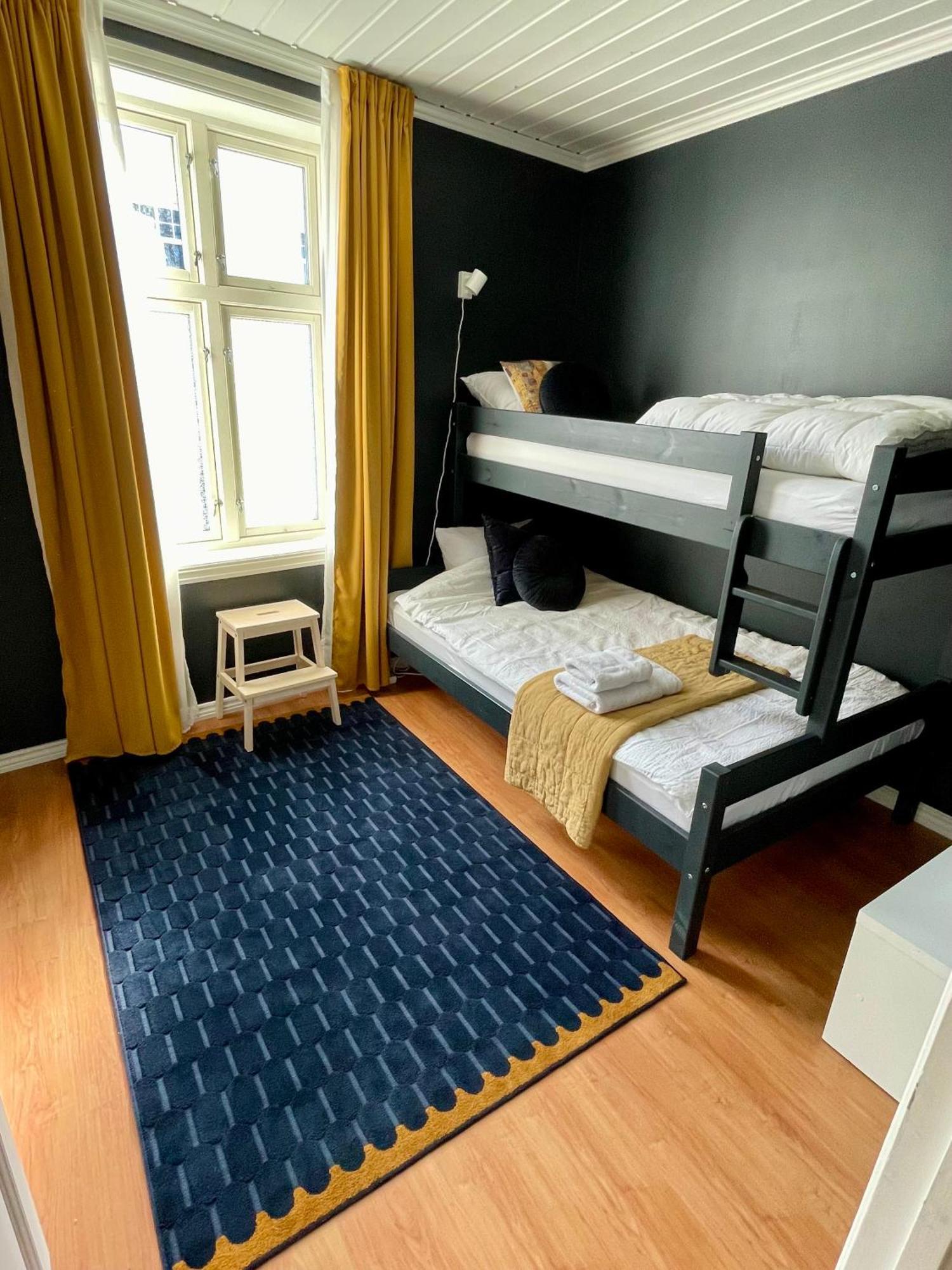 Sentral Og Fargerik Bygardsleilighet Halden Eksteriør billede