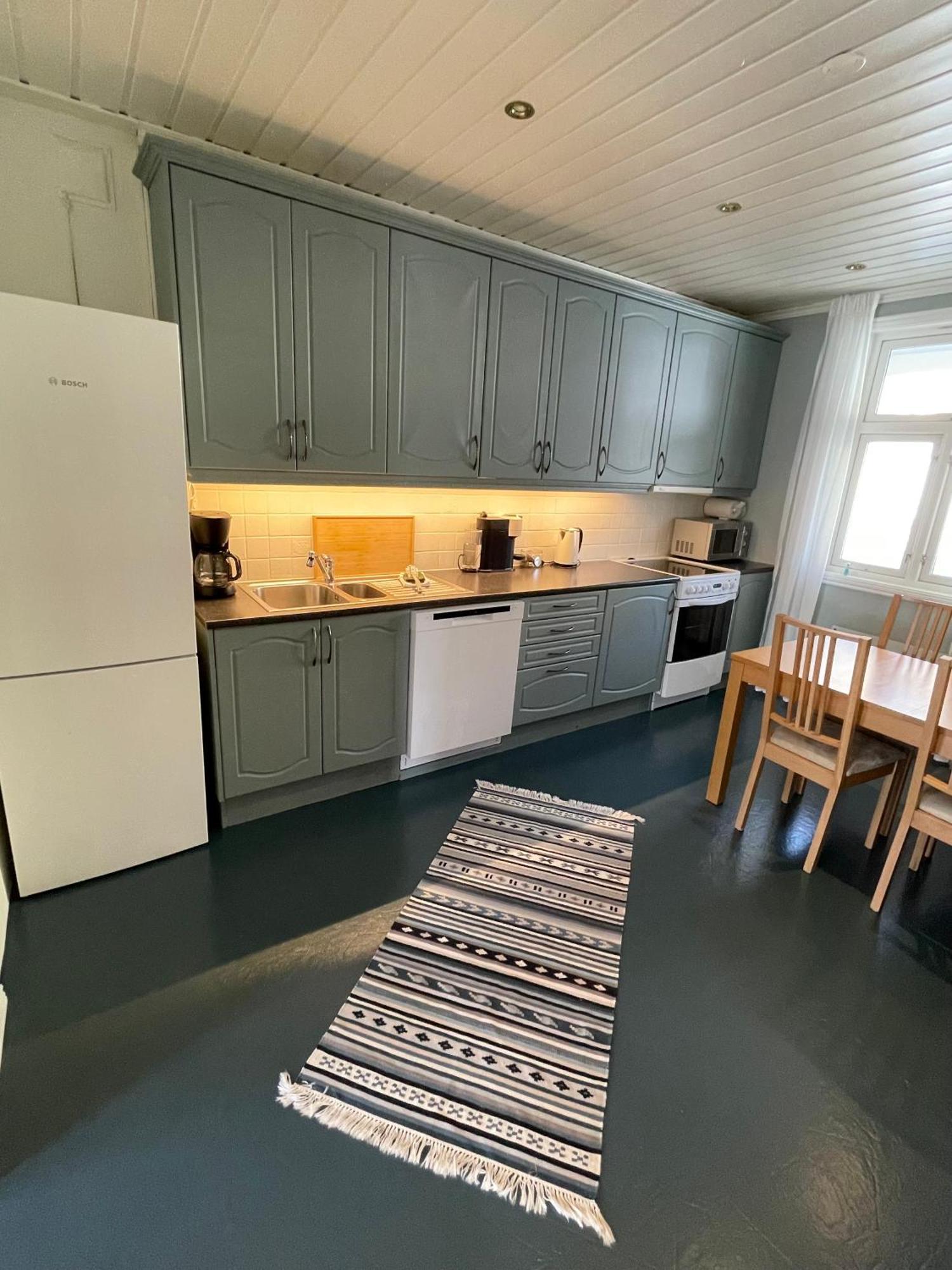 Sentral Og Fargerik Bygardsleilighet Halden Eksteriør billede